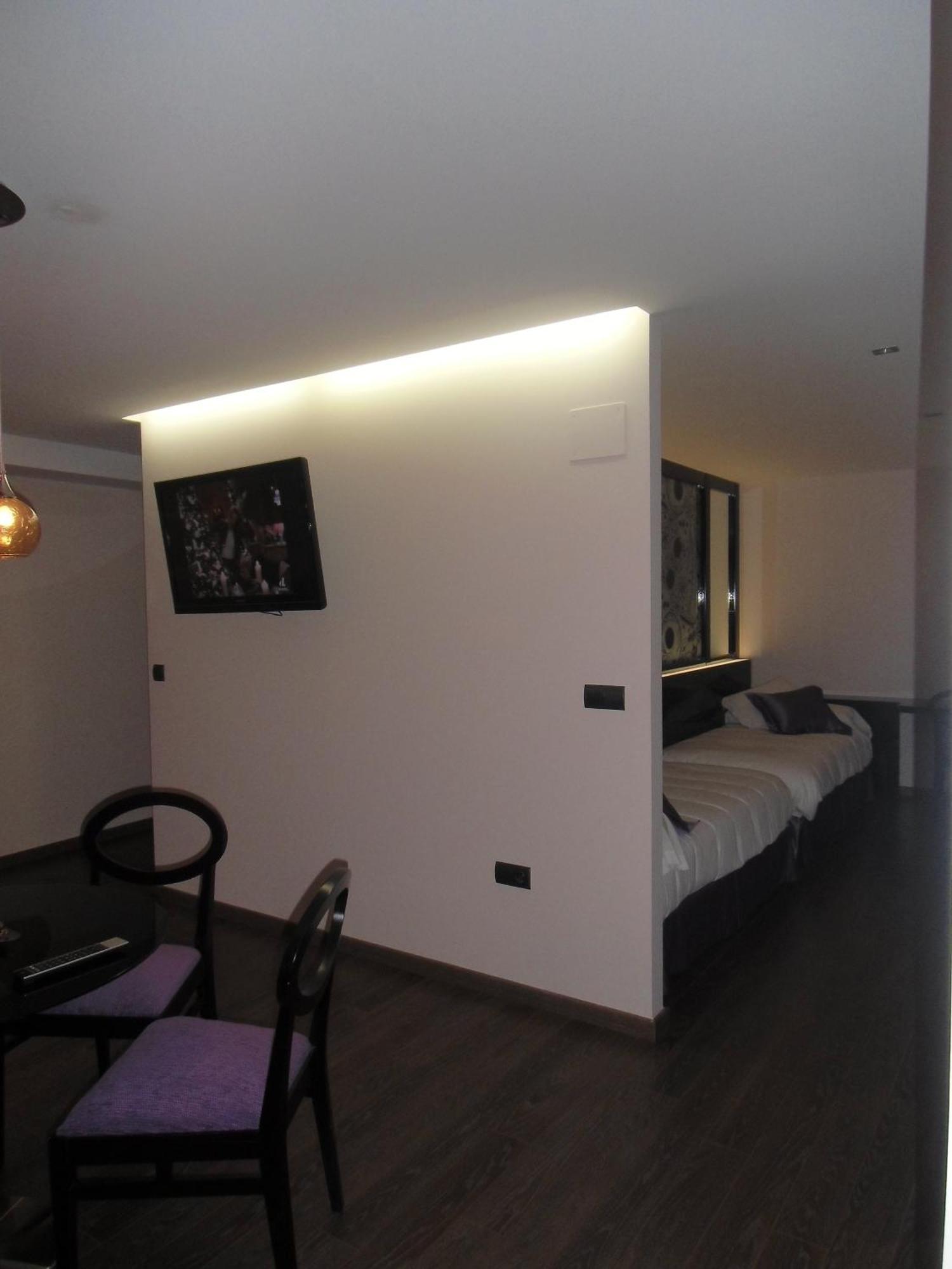 Area De Servicio Villamartin Villamartin de la Abadia Δωμάτιο φωτογραφία