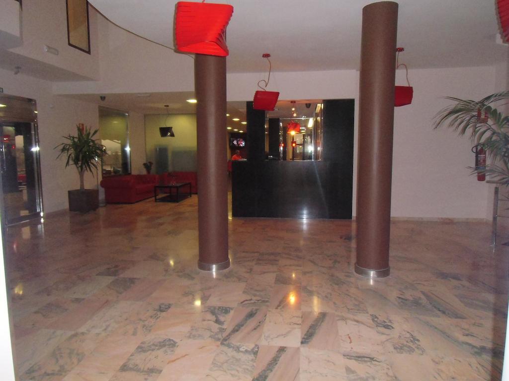 Area De Servicio Villamartin Villamartin de la Abadia Εξωτερικό φωτογραφία