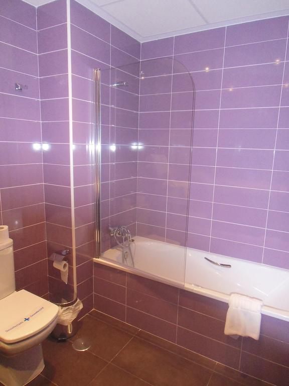 Area De Servicio Villamartin Villamartin de la Abadia Δωμάτιο φωτογραφία