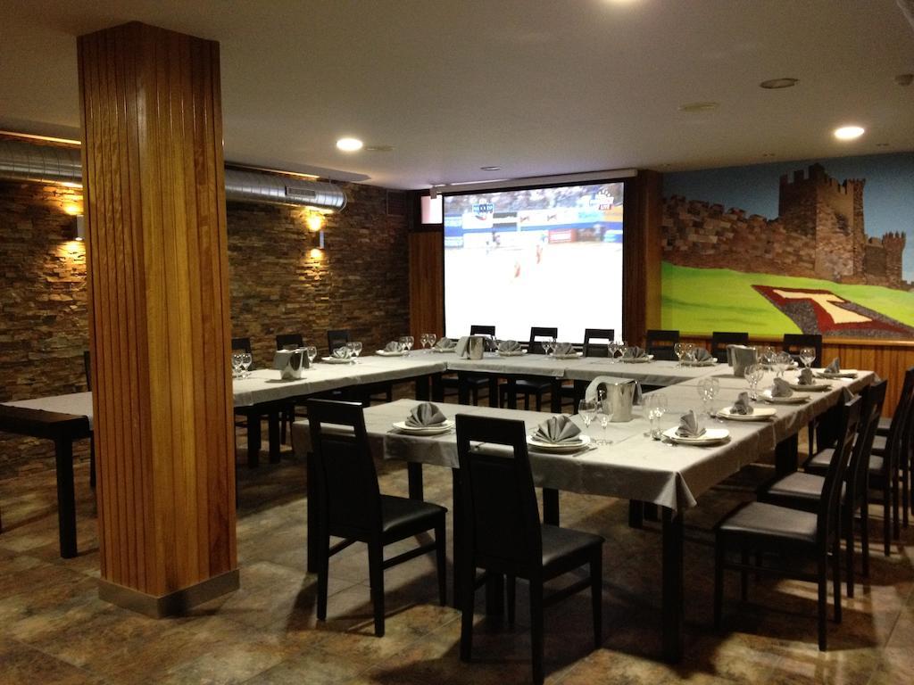 Area De Servicio Villamartin Villamartin de la Abadia Εξωτερικό φωτογραφία