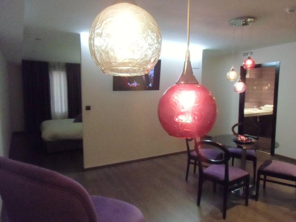 Area De Servicio Villamartin Villamartin de la Abadia Δωμάτιο φωτογραφία